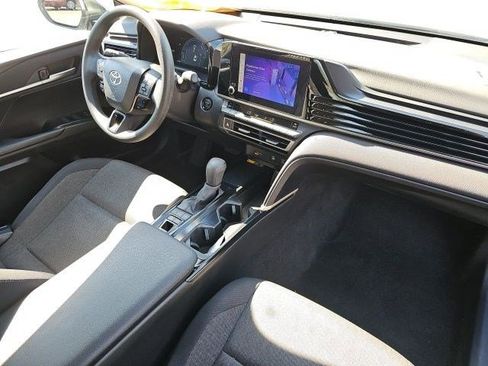 Used 2025 Toyota Camry LE image 14