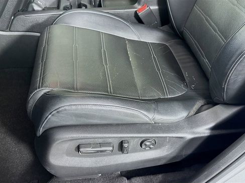 Used 2019 Honda CR-V Touring image 23