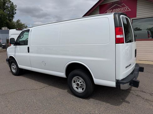 Used 2024 GMC Savana 2500 w/ Driver Convenience Package RWD image 6