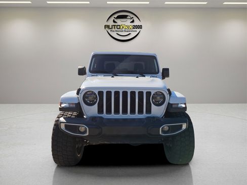 Used 2020 Jeep Gladiator Sport image 2
