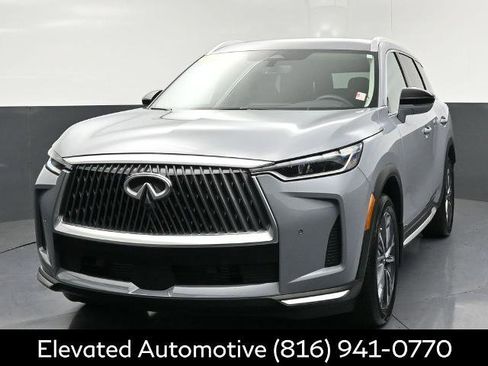 Certified 2026 INFINITI QX60 Luxe w/ Family Package AWD/4WD image 3