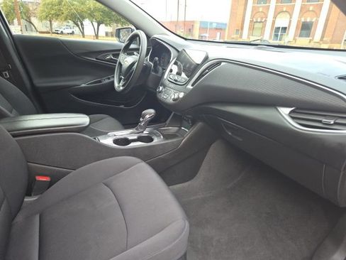 Used 2024 Chevrolet Malibu LT FWD image 12