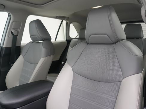 Used 2023 Toyota RAV4 Limited FWD image 11