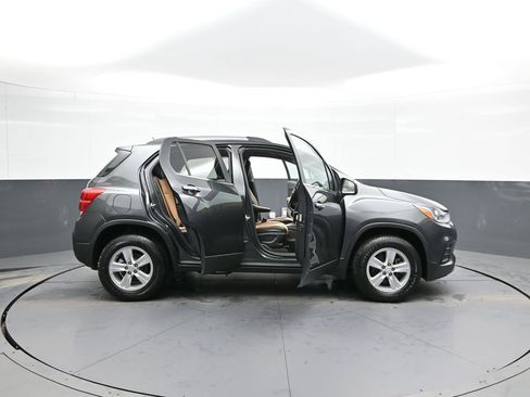 Used 2019 Chevrolet Trax LT w/ LT Convenience Package image 41