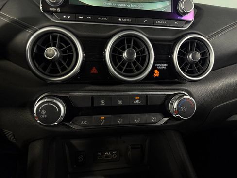 Used 2025 Nissan Sentra SV FWD image 17