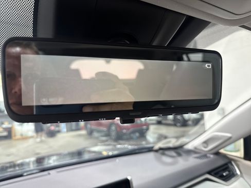 Used 2019 Toyota RAV4 Limited AWD/4WD image 19
