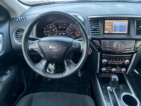 Used 2015 Nissan Pathfinder SV image 31