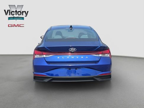 Used 2023 Hyundai Elantra SEL FWD image 16