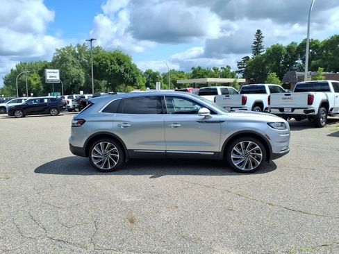 Used 2022 Lincoln Nautilus Reserve w/ Equipment Group 202A AWD/4WD image 2