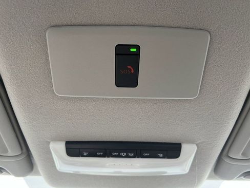 Certified 2025 Nissan Versa SR w/ Trunk Package FWD image 26