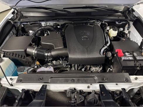 Certified 2023 Toyota Tacoma 2WD Double Cab image 9
