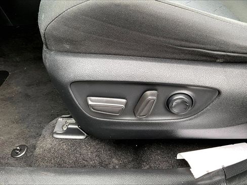 Used 2022 Toyota RAV4 XLE FWD image 34