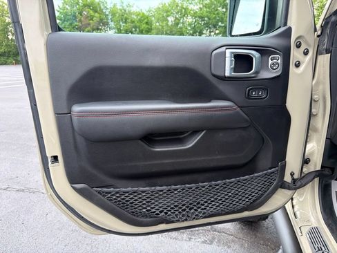 Used 2022 Jeep Gladiator Rubicon w/ Cold Weather Group AWD/4WD image 17