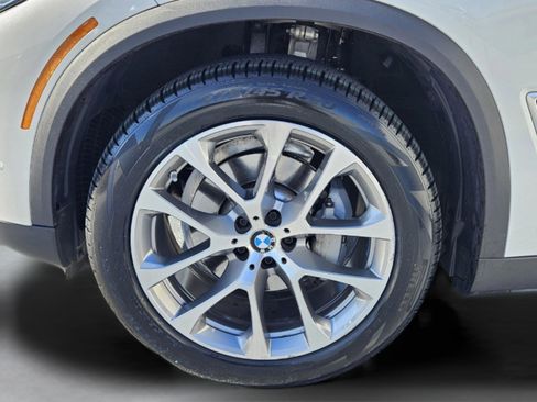 Used 2023 BMW X5 xDrive40i w/ Premium Package image 35