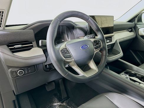 New 2026 Ford Explorer Active w/ Active Comfort Package image 9
