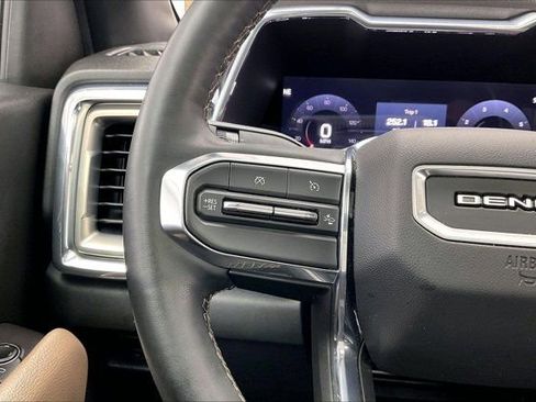 Used 2023 GMC Canyon Denali image 20