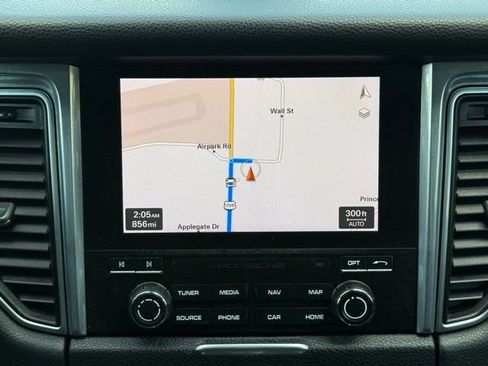 Used 2017 Porsche Macan image 43