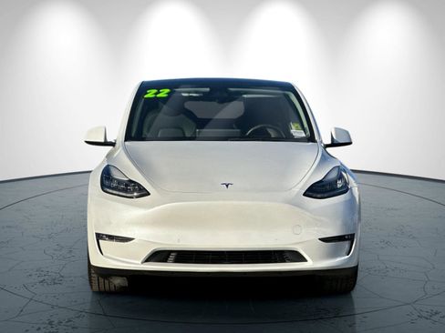 Used 2022 Tesla Model Y Long Range image 9