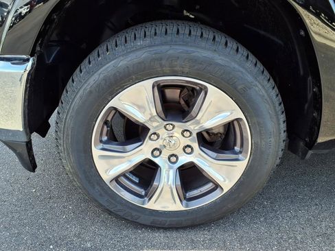 Used 2021 RAM 1500 Laramie AWD/4WD image 9