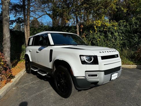 Used 2023 Land Rover Defender 110 S image 3