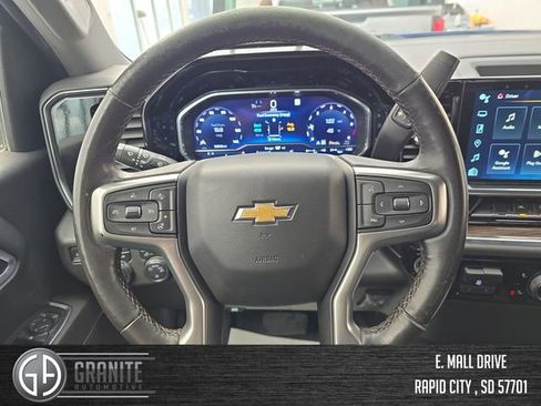 Used 2022 Chevrolet Silverado 1500 LT w/ Z71 Off-Road Package AWD/4WD image 14