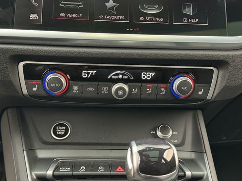 Certified 2025 Audi Q3 2.0T Premium Plus w/ Premium Plus Package image 29