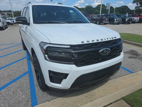 Used 2024 Ford Expedition Limited RWD image 10