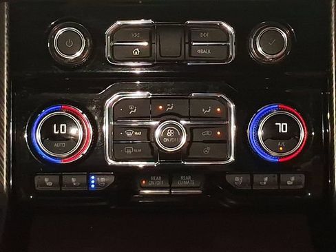 Used 2024 GMC Yukon Denali Ultimate AWD/4WD image 5