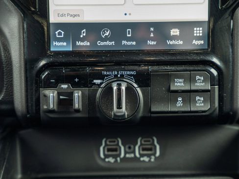 Used 2023 RAM 1500 Laramie AWD/4WD image 39