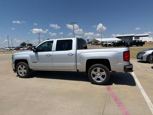 Used 2018 Chevrolet Silverado 1500 LT w/ Texas Edition RWD image 11