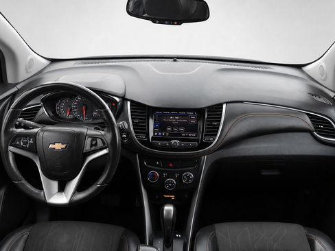 Used 2022 Chevrolet Trax LT w/ LT Convenience Package AWD/4WD image 19