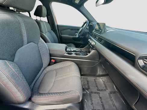 Certified 2024 Honda Pilot Sport image 31