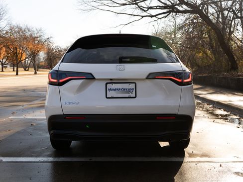 Certified 2026 Honda HR-V LX image 8