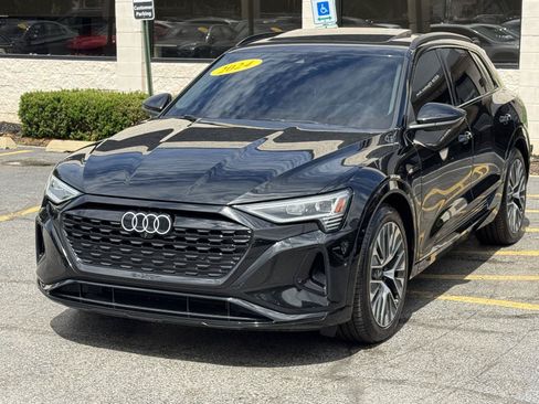 Used 2024 Audi Q8 e-tron Premium Plus w/ Premium Plus Package AWD/4WD image 18