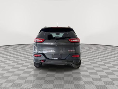 Used 2016 Jeep Cherokee Trailhawk w/ Comfort/Convenience Group AWD/4WD image 9