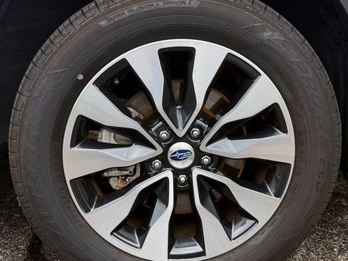 Used 2023 Subaru Outback Touring AWD/4WD image 13