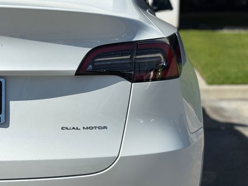 Used 2022 Tesla Model Y Long Range AWD/4WD image 14