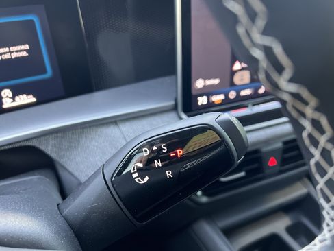 Certified 2025 Volkswagen Tiguan S image 23