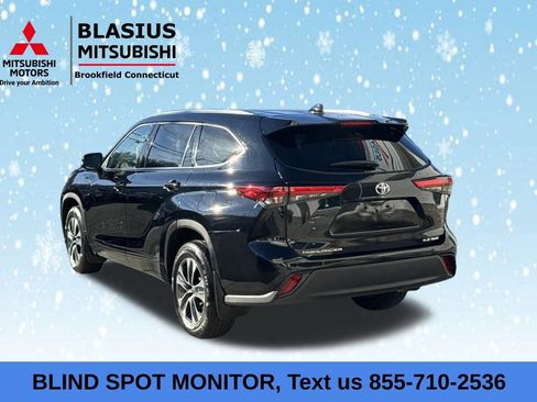 Used 2021 Toyota Highlander XLE image 6