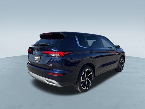 Used 2023 Mitsubishi Outlander SE image 8