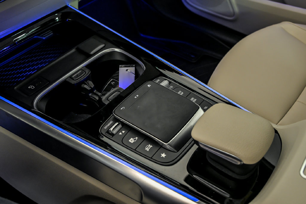 Used 2022 Mercedes-Benz EQB 300 4MATIC image 23