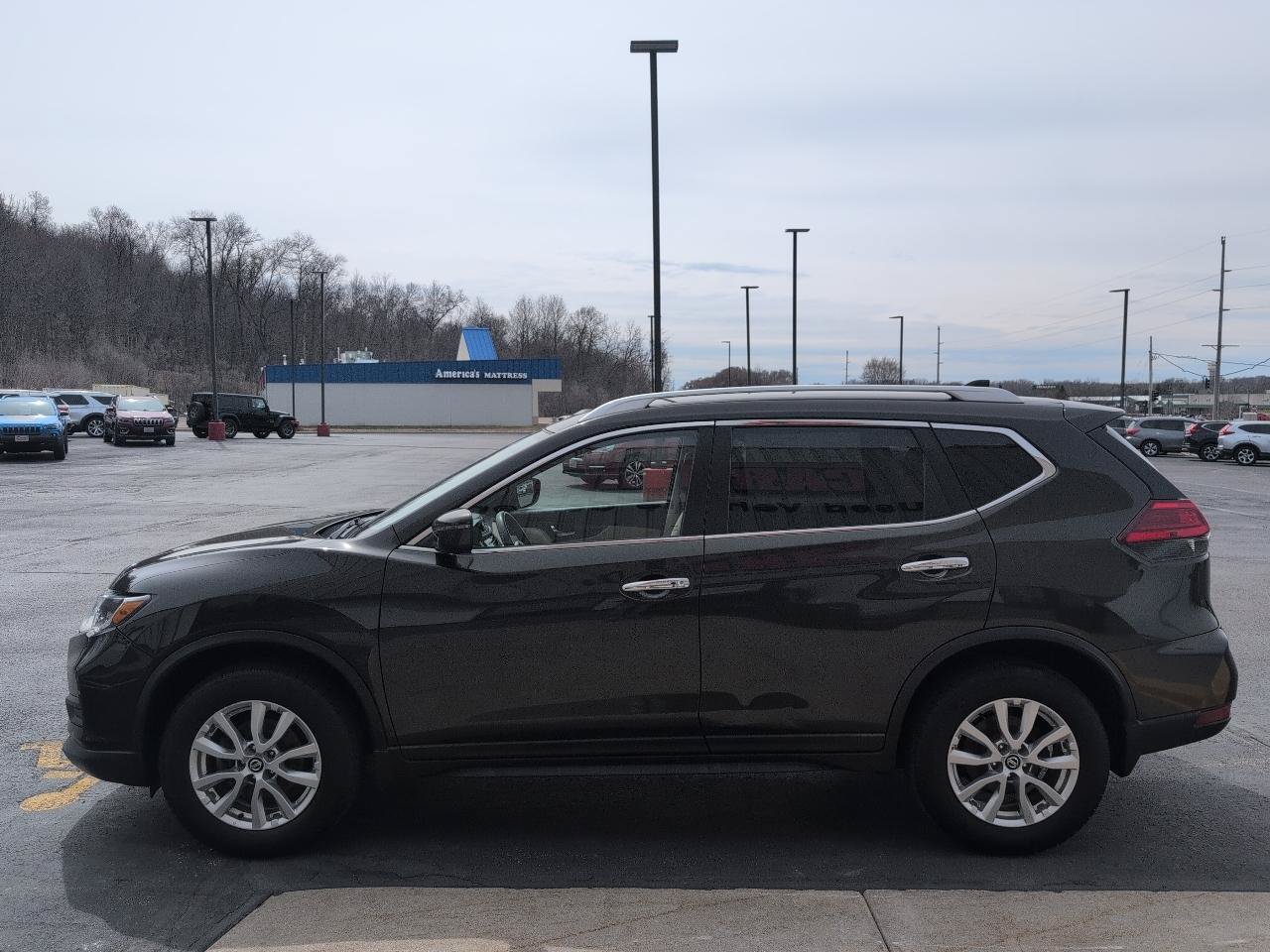 Used 2017 Nissan Rogue SV AWD/4WD image 5