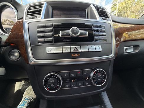 Used 2014 Mercedes-Benz GL 450 4MATIC image 27
