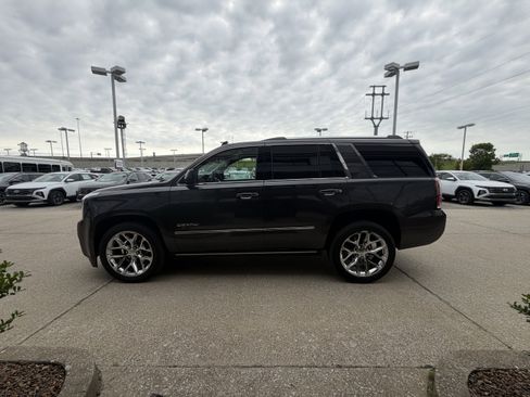 Used 2016 GMC Yukon Denali w/ Open Road Package AWD/4WD image 15