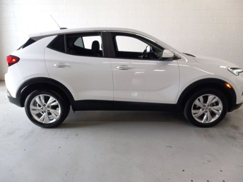 Used 2025 Buick Encore GX Preferred AWD/4WD image 2