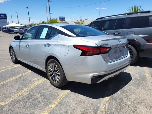 Used 2024 Nissan Altima 2.5 SV FWD image 29