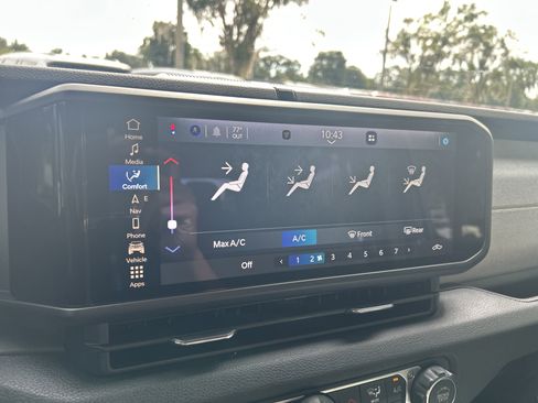 New 2025 Jeep Gladiator Sport image 43