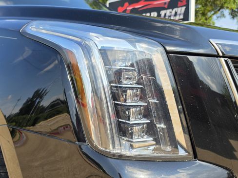 Used 2015 Cadillac Escalade Luxury RWD image 12