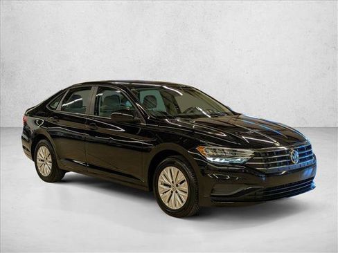 Used 2019 Volkswagen Jetta FWD image 3