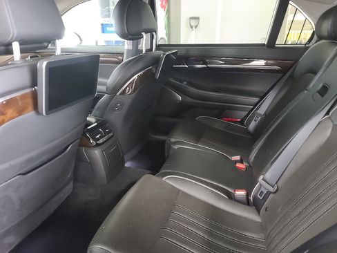 Used 2018 Genesis G90 5.0 Ultimate image 7